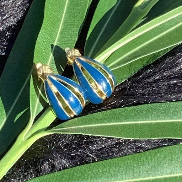 Vintage Trifari Blue Enamel & GoldTone Clip On Earrings - Picture 3 of 7